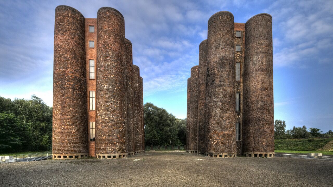 Biotürme in Lauchhammer - Kunstguss Stadt